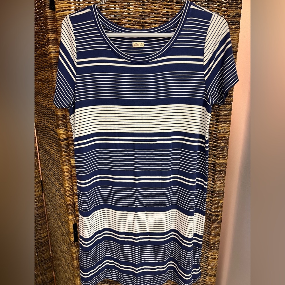 Hollister- Blue/White Stretch dress, Size:‎ Small, Pre-Owned good condition